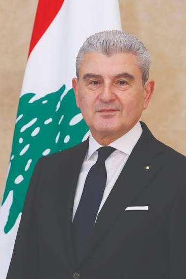 وزير الصناعة يكشف: هذا ما أبلغنا به قائد الجيش